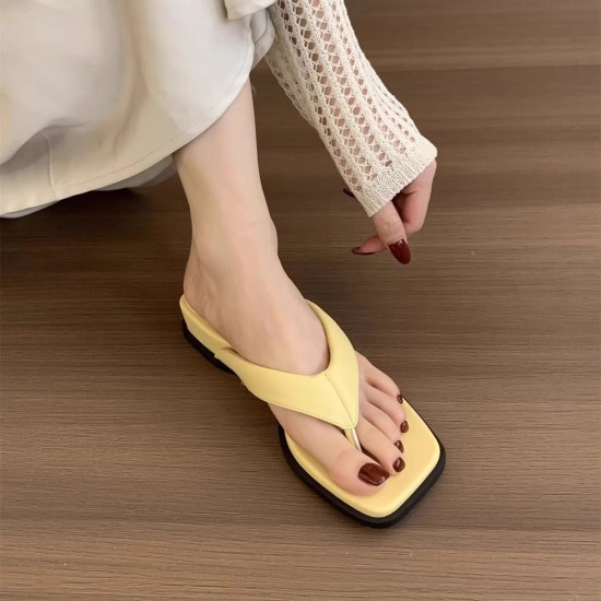 Silver women's slippers, new summer outdoor soft thick-soled flip-flops, stunning French thong sandals for vacations and beach sandals.