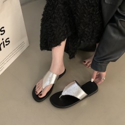 Closed-toe half-slippers for women, summer outdoor wear, new 2025 style, retro French mules, luxury, soft-soled sheepskin slip-ons