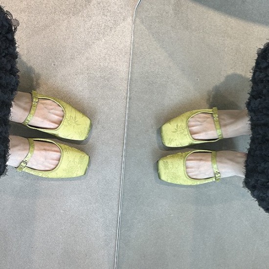 Green wonderland! Satin pointed-toe bow high heels for women, spring shallow-cut sandals.