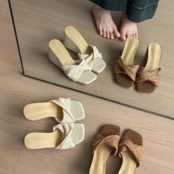 Pointed-toe high-heeled single shoes, 2025 summer new models, stiletto heels, elegant and skirt-matching shallow-cut closed-toed sandals.