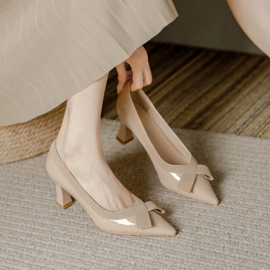 2025 spring/summer new patent leather, pointed-toe, mid-heeled sandals for women, matching skirts.