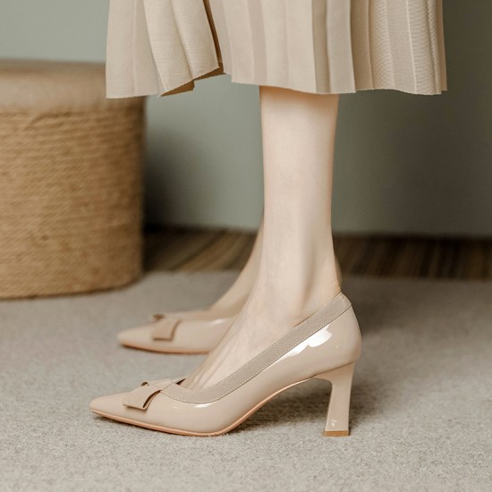 2025 spring/summer new patent leather, pointed-toe, mid-heeled sandals for women, matching skirts.