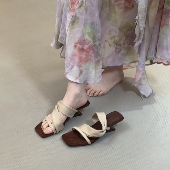 French apricot pointed high heels, closed-toe sandals, fairy-like, 2025 Spring/Summer elegant, ladylike black slippers.